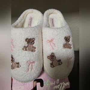 Cozy Slippers with Teddy Bear Bow Design